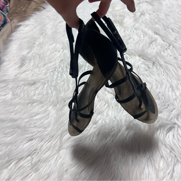 Patagonia leather cross strap leather sandals in black - Picture 6 of 8